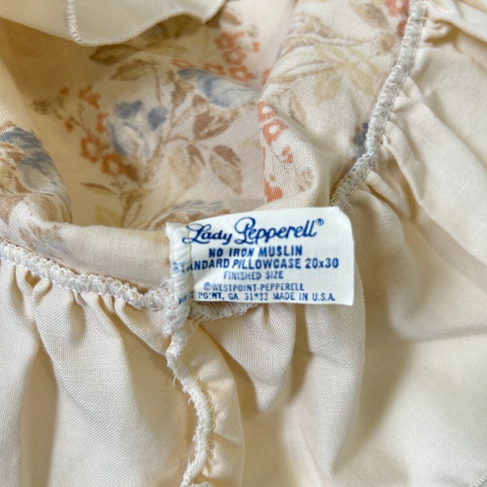 Vintage Lady Pepperell Floral 2 x Standard Pillowcases Ruffles No Iron Muslin - Picture 8 of 12